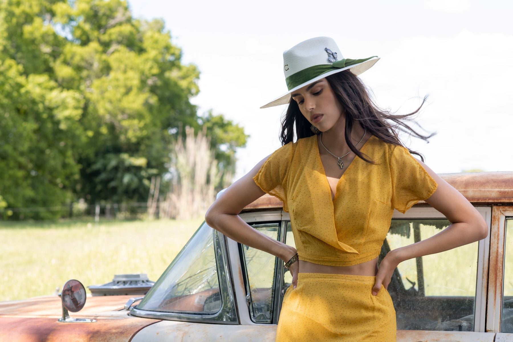 How To Pair a Straw Cowboy Hat With Your Summer Dresses (and Look So Western Chic)