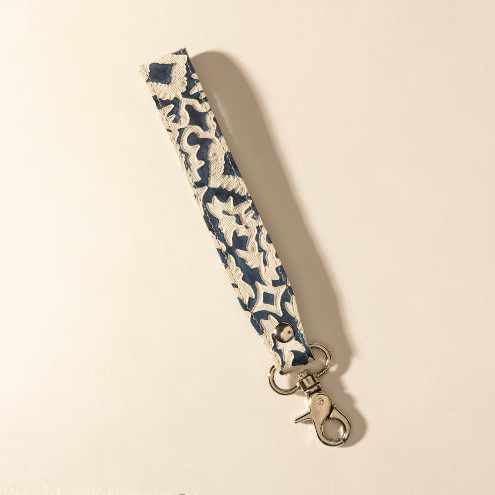 Mojave Day Leather Keyfob in Dark Ivory